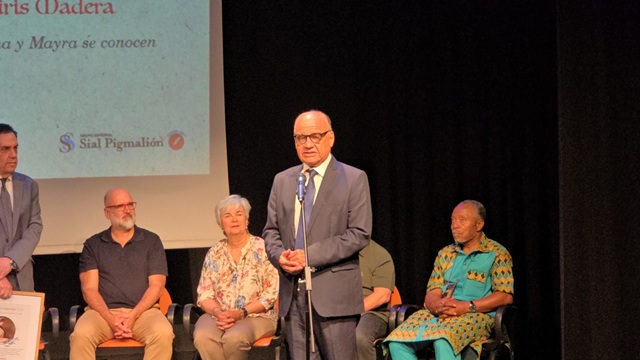  Escritor dominicano Osiris Madera recibe premio a la “Mejor Novela hispanoamericana” en la Feria del Libro de Madrid