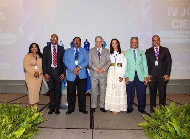  Ciudad Sanitaria Doctor Luis E. Aybar celebra IV Jornada Científica para promover el pensamiento crítico