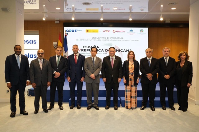  Gobierno y empresarios dominicanos presentan a RD como plataforma industrial ante España