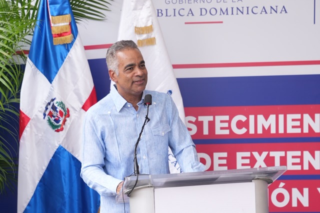  El Gobierno impulsa electrificación rural en Bahoruco con inversiones por RD$48.5 millones