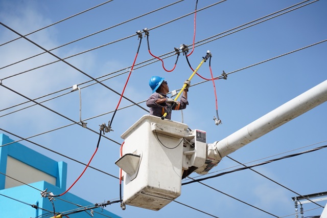  Edesur desarrolla plan de construcción de circuitos y cambios de redes de distribución en su área de concesión