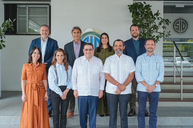  Grupo SID y MICM intercambian visión sobre industria competitiva, innovadora y sostenible
