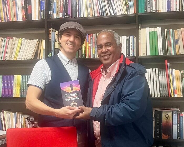  Ricardo Vega: “Escribo para conquistar al lector, no para perseguir premios”