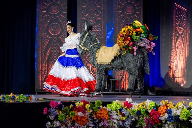  Alana Chalas conquista el segundo lugar en la competencia de traje típico del Miss RD Universo 2026