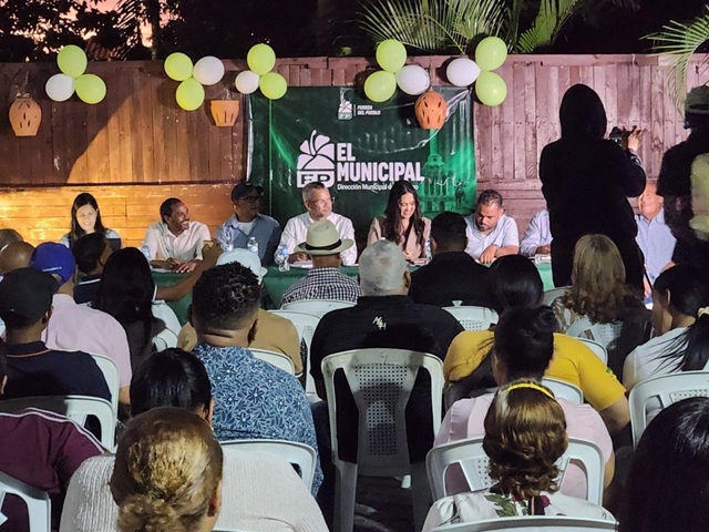  Fuerza del Pueblo recoge reclamos comunitarios en Arroyo Hondo de Santiago