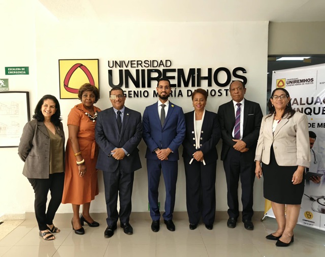  UNIREMHOS culmina proceso de evaluación externa de la evaluación quincenal de la Escuela de Medicina