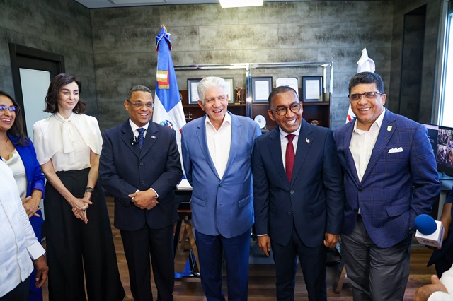  Mérido Torres Espinal asume como nuevo director del Departamento Aeroportuario