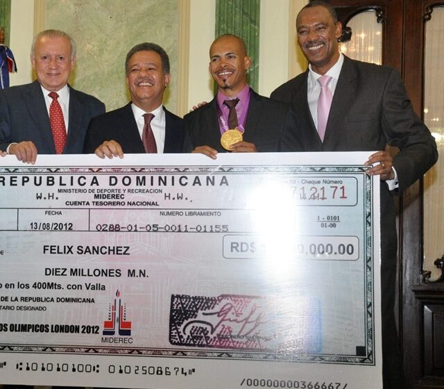  Leonel y Payano congratulan a la  delegación de RD por logros alcanzados en   Juegos Centroamericanos