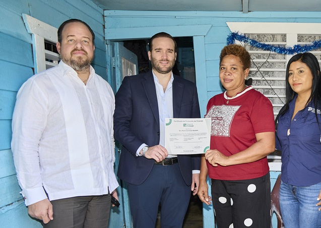  Seguros Crecer y Hábitat Dominicana mejoran hogares de más de 100 personas en Santo Domingo Norte, Santiago de los Caballeros y San Cristóbal.