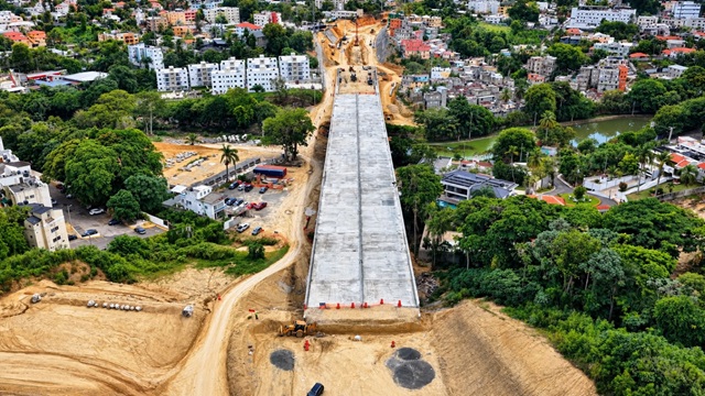  Avanzan las obras del viaducto y el túnel en la avenida República de Colombia