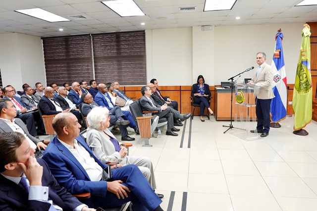  Presidente TSE, aboga por la capacitación de los miembros de los partidos políticos para contribuir al fortalecimiento de la democracia